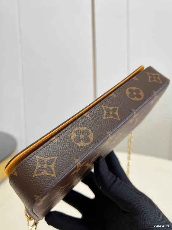 WIS FÉLICIE VUITTON POCHETTE LOUIS 0124